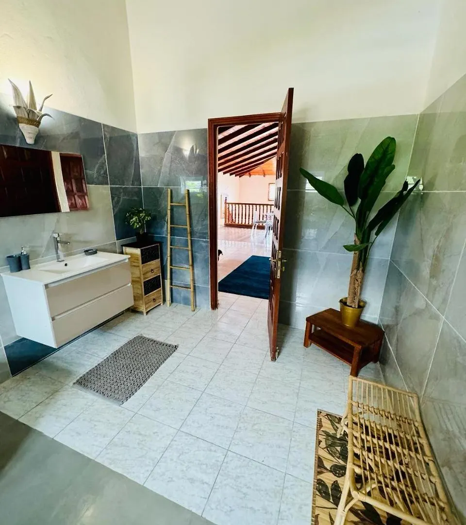Le Val De L'Orge Otel Vieux-Habitants